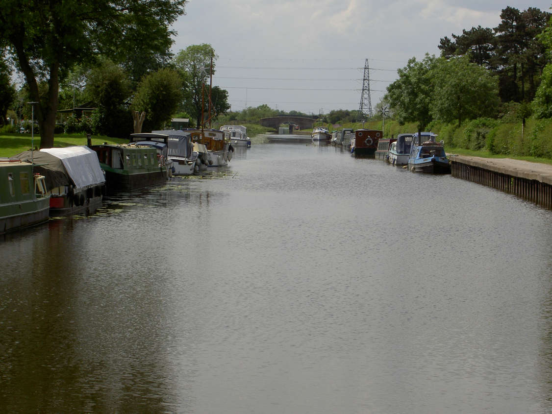 Canal at Cranfleet Lock